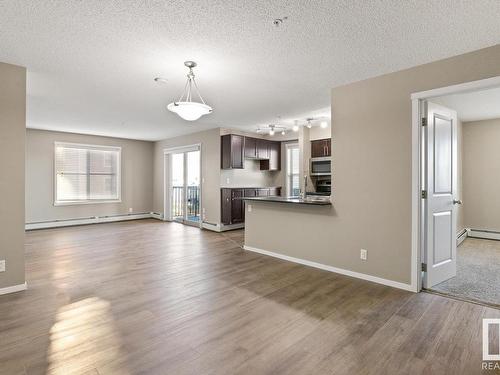 337 3315 James Mowatt Trail, Edmonton, AB - Indoor