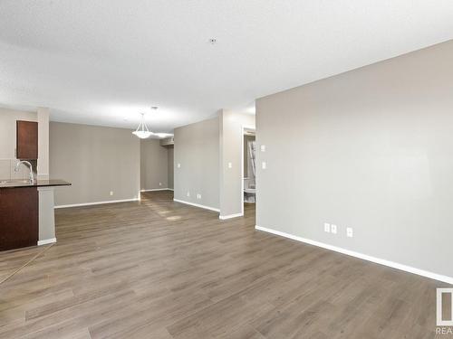 337 3315 James Mowatt Trail, Edmonton, AB - Indoor