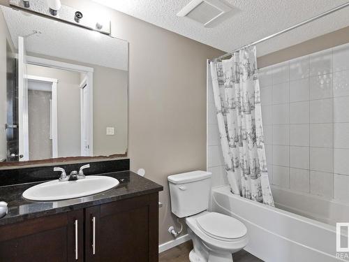 337 3315 James Mowatt Trail, Edmonton, AB - Indoor Photo Showing Bathroom