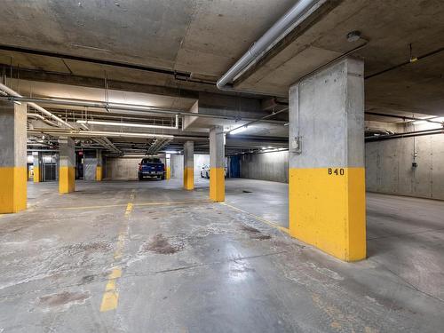 315 105 Ambleside Drive, Edmonton, AB - Indoor Photo Showing Garage