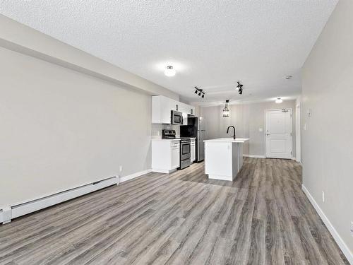 315 105 Ambleside Drive, Edmonton, AB - Indoor Photo Showing Kitchen