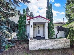 10635 59 Street  Edmonton, AB T6A 2K5