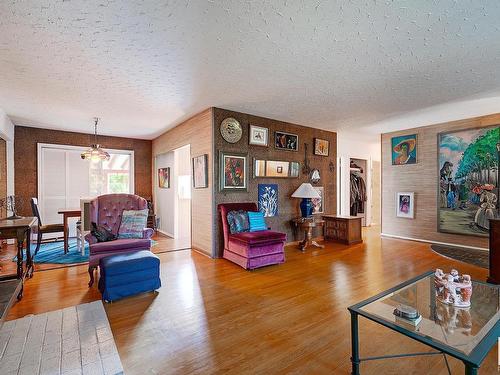 10635 59 Street, Edmonton, AB - Indoor Photo Showing Living Room