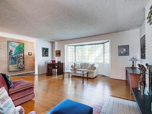 10635 59 Street, Edmonton, AB - Indoor Photo Showing Living Room