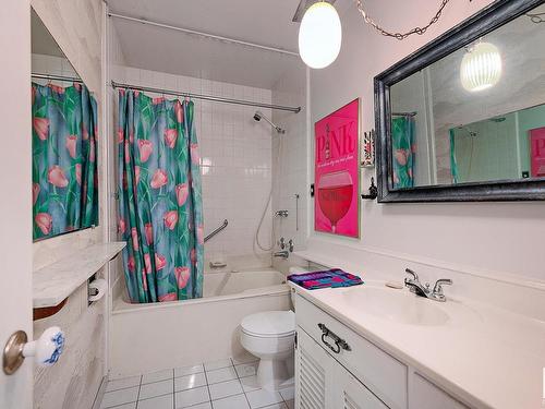 10635 59 Street, Edmonton, AB - Indoor Photo Showing Bathroom