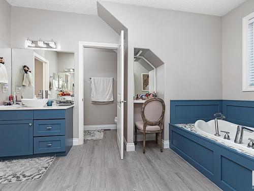 4893 Terwillegar Common, Edmonton, AB - Indoor Photo Showing Bathroom