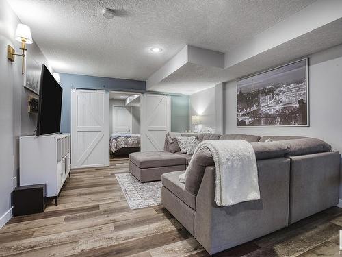 4893 Terwillegar Common, Edmonton, AB - Indoor Photo Showing Living Room