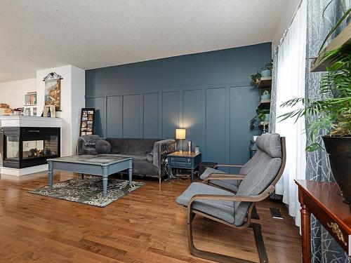 4893 Terwillegar Common, Edmonton, AB - Indoor Photo Showing Living Room With Fireplace