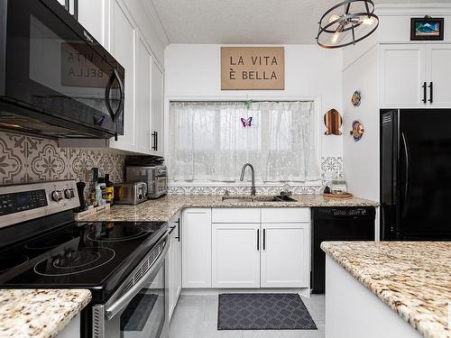 4893 Terwillegar Common, Edmonton, AB - Indoor Photo Showing Kitchen