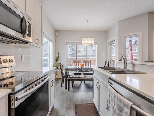 1038 Daniels Loop, Edmonton, AB - Indoor Photo Showing Kitchen With Double Sink With Upgraded Kitchen