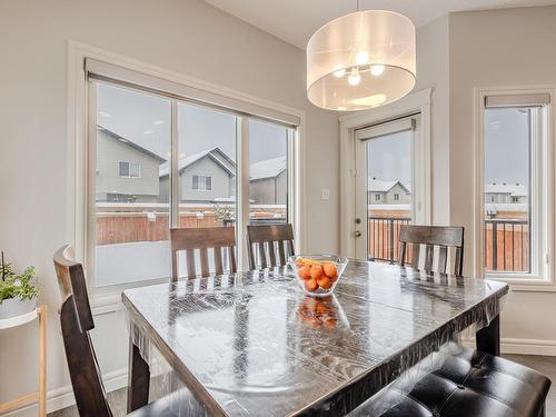 1038 Daniels Loop, Edmonton, AB - Indoor Photo Showing Dining Room