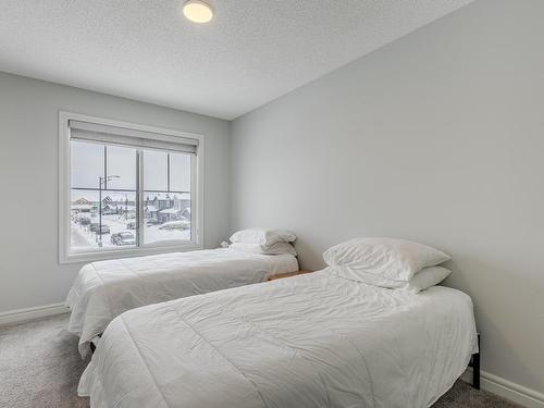 1038 Daniels Loop, Edmonton, AB - Indoor Photo Showing Bedroom