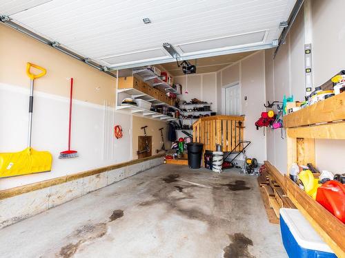 1038 Daniels Loop, Edmonton, AB - Indoor Photo Showing Garage