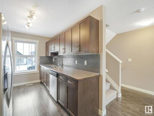 123 401 Southfork Drive, Leduc, AB - Indoor Photo Showing Kitchen