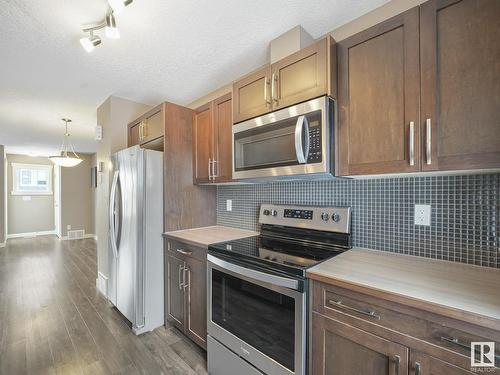 123 401 Southfork Drive, Leduc, AB - Indoor Photo Showing Kitchen With Stainless Steel Kitchen