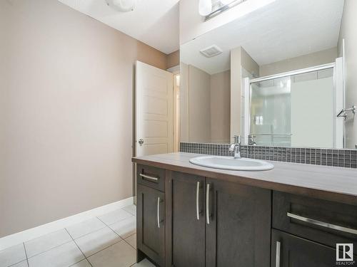 123 401 Southfork Drive, Leduc, AB - Indoor Photo Showing Bathroom