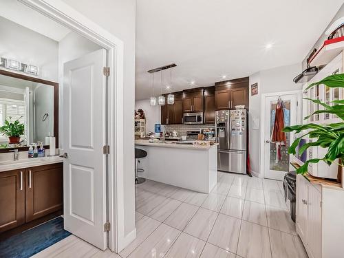 24 2803 14 Avenue, Edmonton, AB - Indoor Photo Showing Kitchen