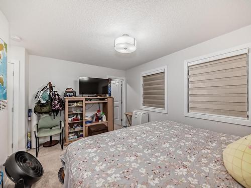 24 2803 14 Avenue, Edmonton, AB - Indoor Photo Showing Bedroom