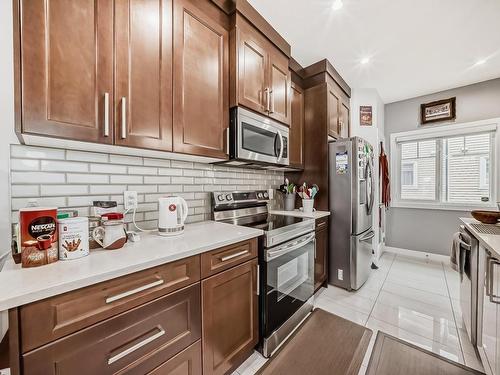 24 2803 14 Avenue, Edmonton, AB - Indoor Photo Showing Kitchen