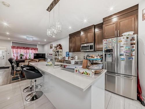 24 2803 14 Avenue, Edmonton, AB - Indoor Photo Showing Kitchen