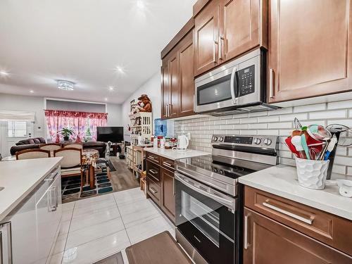 24 2803 14 Avenue, Edmonton, AB - Indoor Photo Showing Kitchen