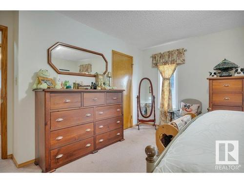 229 Northmount Drive, Wetaskiwin, AB - Indoor Photo Showing Bedroom