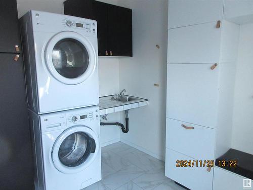 7724 Summerside Grande Boulevard, Edmonton, AB - Indoor Photo Showing Laundry Room