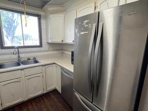 58 Woodbine Road, Sherwood Park, AB - Indoor Photo Showing Kitchen With Double Sink