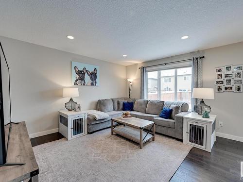 56 Redding Way, Fort Saskatchewan, AB - Indoor Photo Showing Living Room