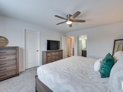 56 Redding Way, Fort Saskatchewan, AB - Indoor Photo Showing Bedroom