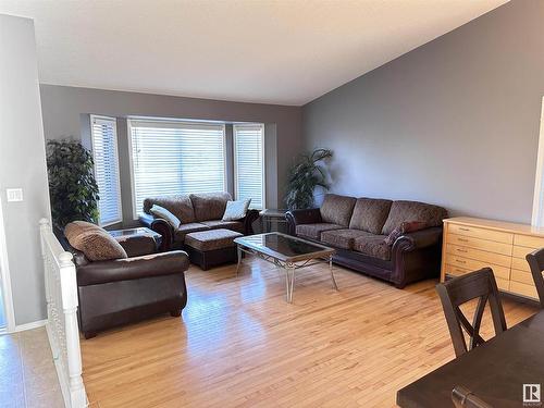 10824 106A, Westlock, AB - Indoor Photo Showing Living Room