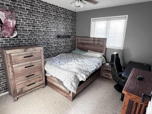 10824 106A, Westlock, AB - Indoor Photo Showing Bedroom