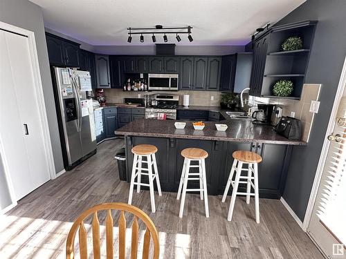 10824 106A Avenue, Westlock, AB - Indoor Photo Showing Kitchen