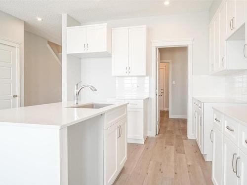 7220 182 Avenue, Edmonton, AB - Indoor Photo Showing Kitchen With Upgraded Kitchen