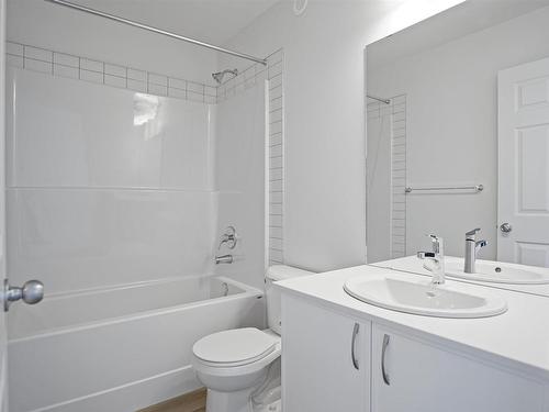 7224 182 Avenue, Edmonton, AB - Indoor Photo Showing Bathroom