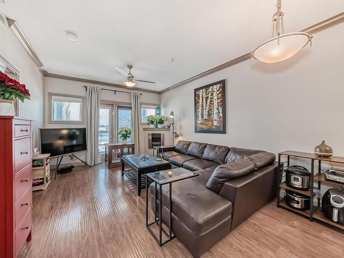 344 10121 80 Avenue, Edmonton, AB - Indoor Photo Showing Living Room