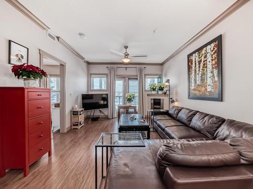 344 10121 80 Avenue, Edmonton, AB - Indoor Photo Showing Living Room