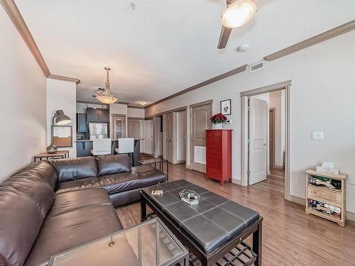 344 10121 80 Avenue, Edmonton, AB - Indoor Photo Showing Living Room