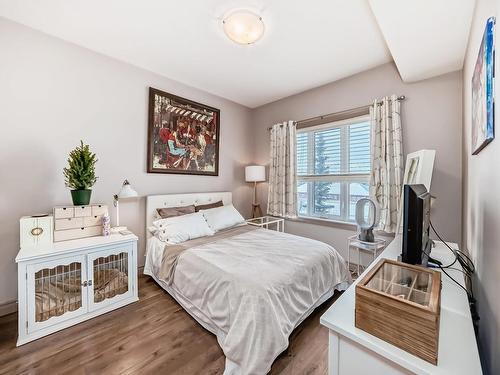 344 10121 80 Avenue, Edmonton, AB - Indoor Photo Showing Bedroom