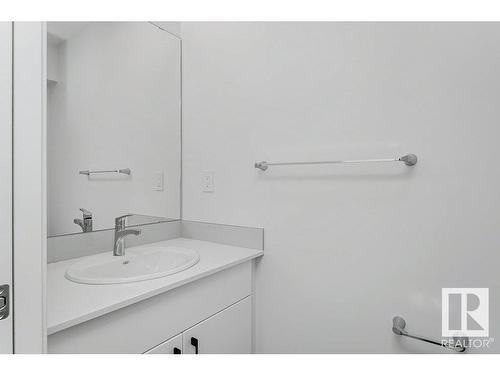 41 1530 Tamarack Boulevard Nw, Edmonton, AB - Indoor Photo Showing Bathroom