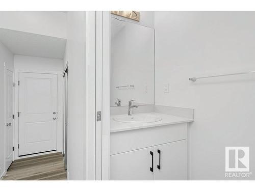 41 1530 Tamarack Boulevard Nw, Edmonton, AB - Indoor Photo Showing Bathroom