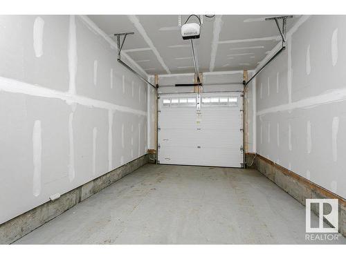 41 1530 Tamarack Boulevard Nw, Edmonton, AB - Indoor Photo Showing Garage