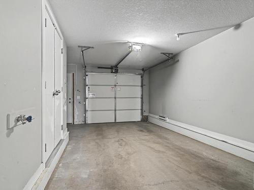 91 600 Bellerose Drive, St. Albert, AB - Indoor Photo Showing Garage