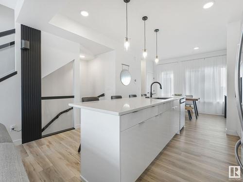 35 1010 Rabbit Hill Road Sw, Edmonton, AB - Indoor Photo Showing Kitchen With Upgraded Kitchen