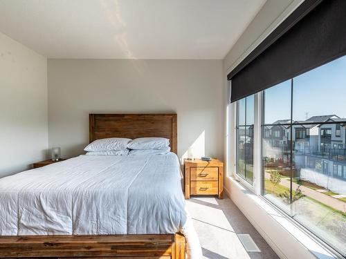 439 39 Street, Edmonton, AB - Indoor Photo Showing Bedroom