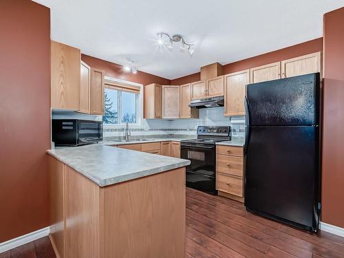 28 225 Blackburn E, Edmonton, AB - Indoor Photo Showing Kitchen