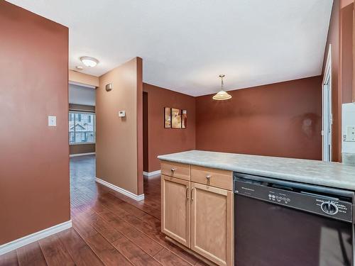 28 225 Blackburn E, Edmonton, AB - Indoor Photo Showing Kitchen