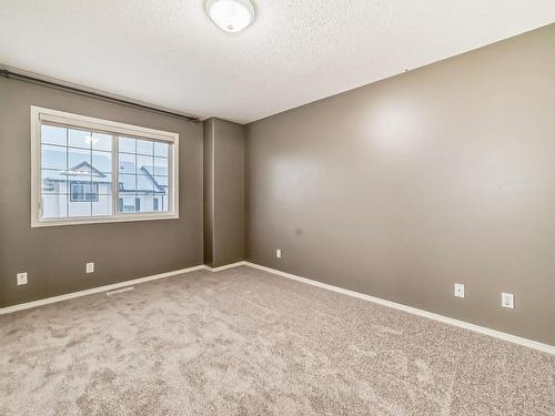 28 225 Blackburn E, Edmonton, AB - Indoor Photo Showing Other Room