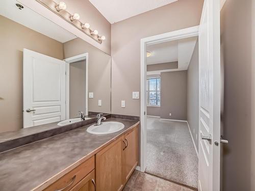 345 4827 104A Street, Edmonton, AB - Indoor Photo Showing Bathroom