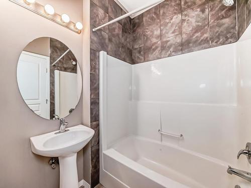 345 4827 104A Street, Edmonton, AB - Indoor Photo Showing Bathroom